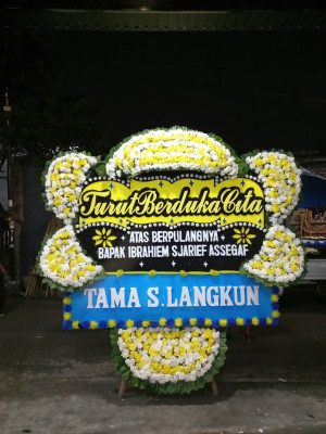 Papan Bunga Duka di Sumarambu