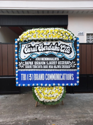 Papan Bunga Duka di Sumarambu